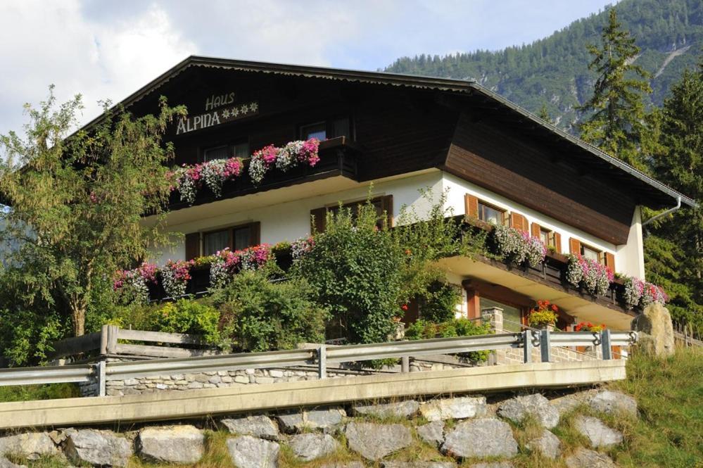 Haus Alpina Apartment Häselgehr Екстериор снимка